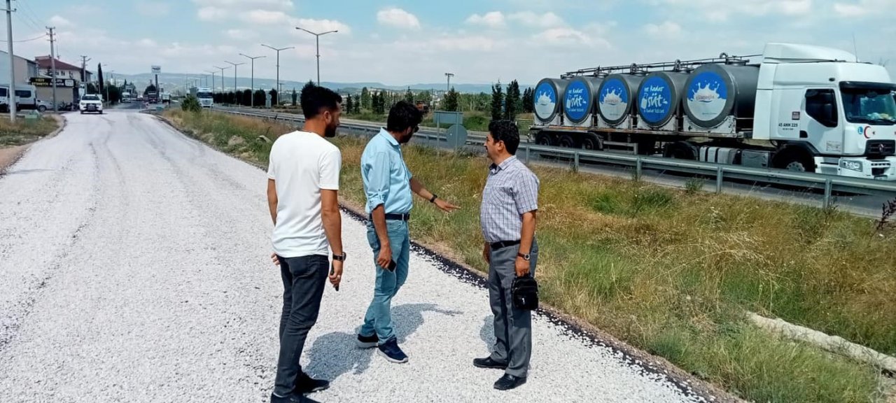 Gediz sanayi sitesinde yol çalışmaları