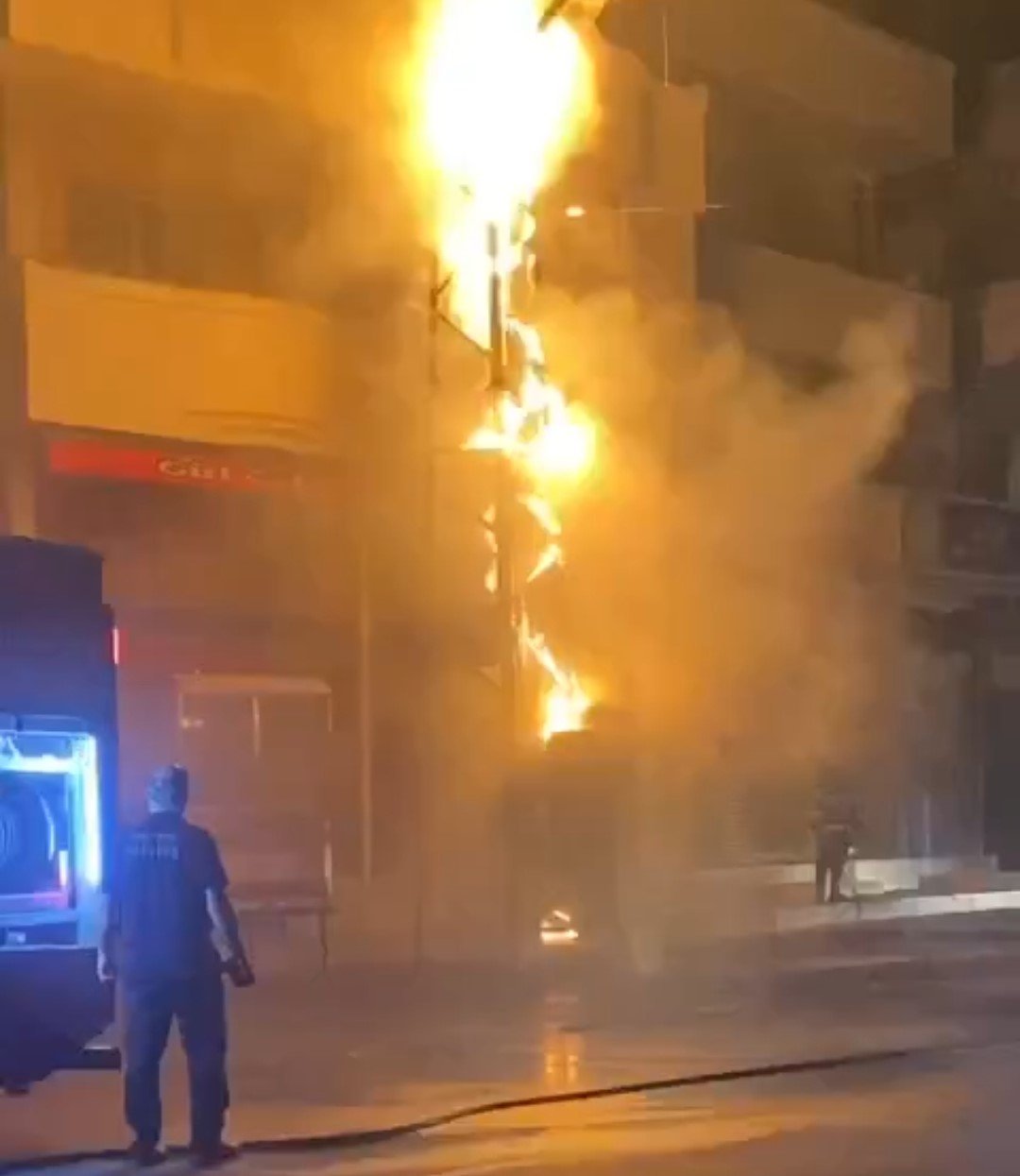 Aşırı sıcaklar trafoyu yaktı