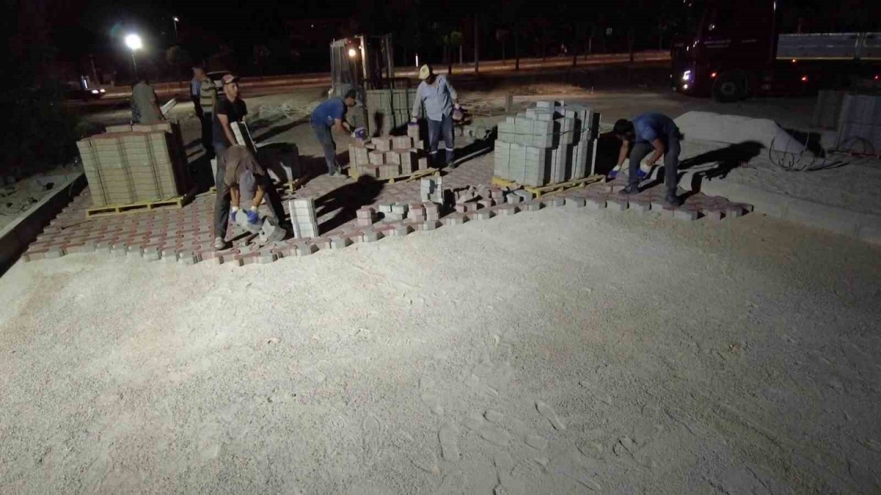 Isparta Belediyesi kaldırım yenilemede kendi ürettiği taşları kullanıyor