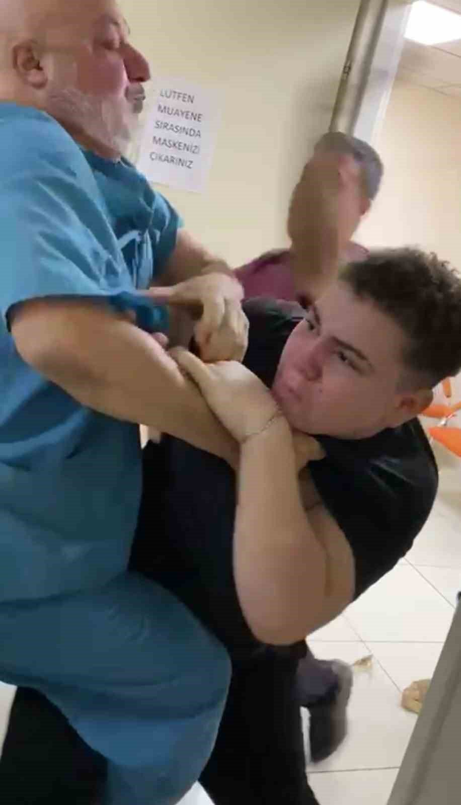 İzmir’de doktora saldırı kamerada