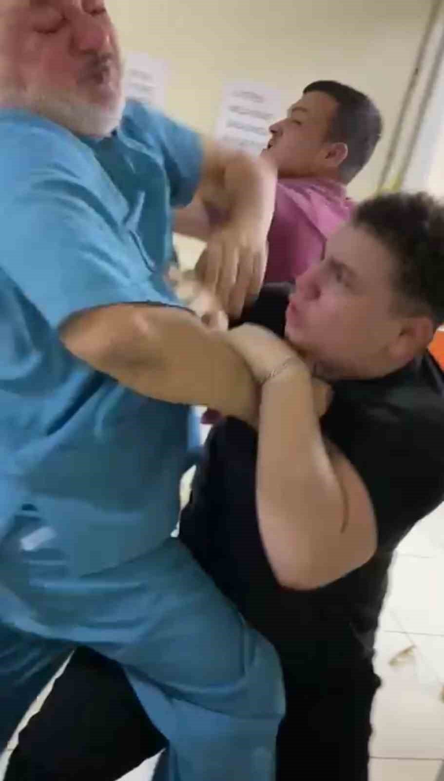 İzmir’de doktora saldırı kamerada