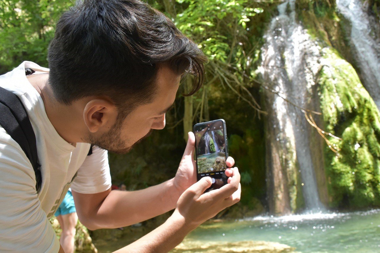 Bunaltıcı sıcaklardan kaçanlar Hacıkodal Kocabor Şelalesi’nde serinledi