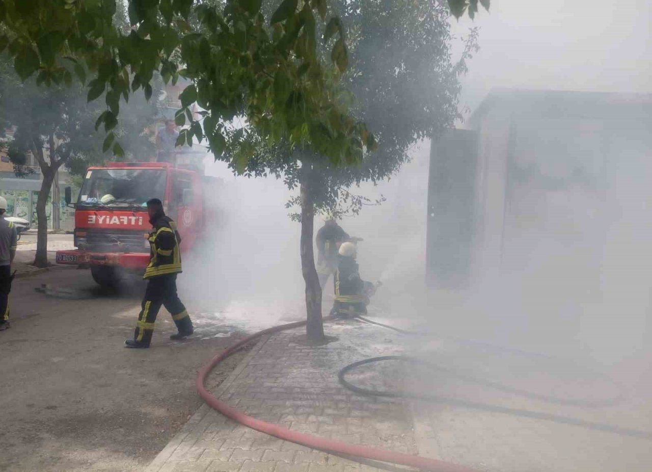 Aşırı sıcak nedeniyle trafo merkezi alev topuna döndü