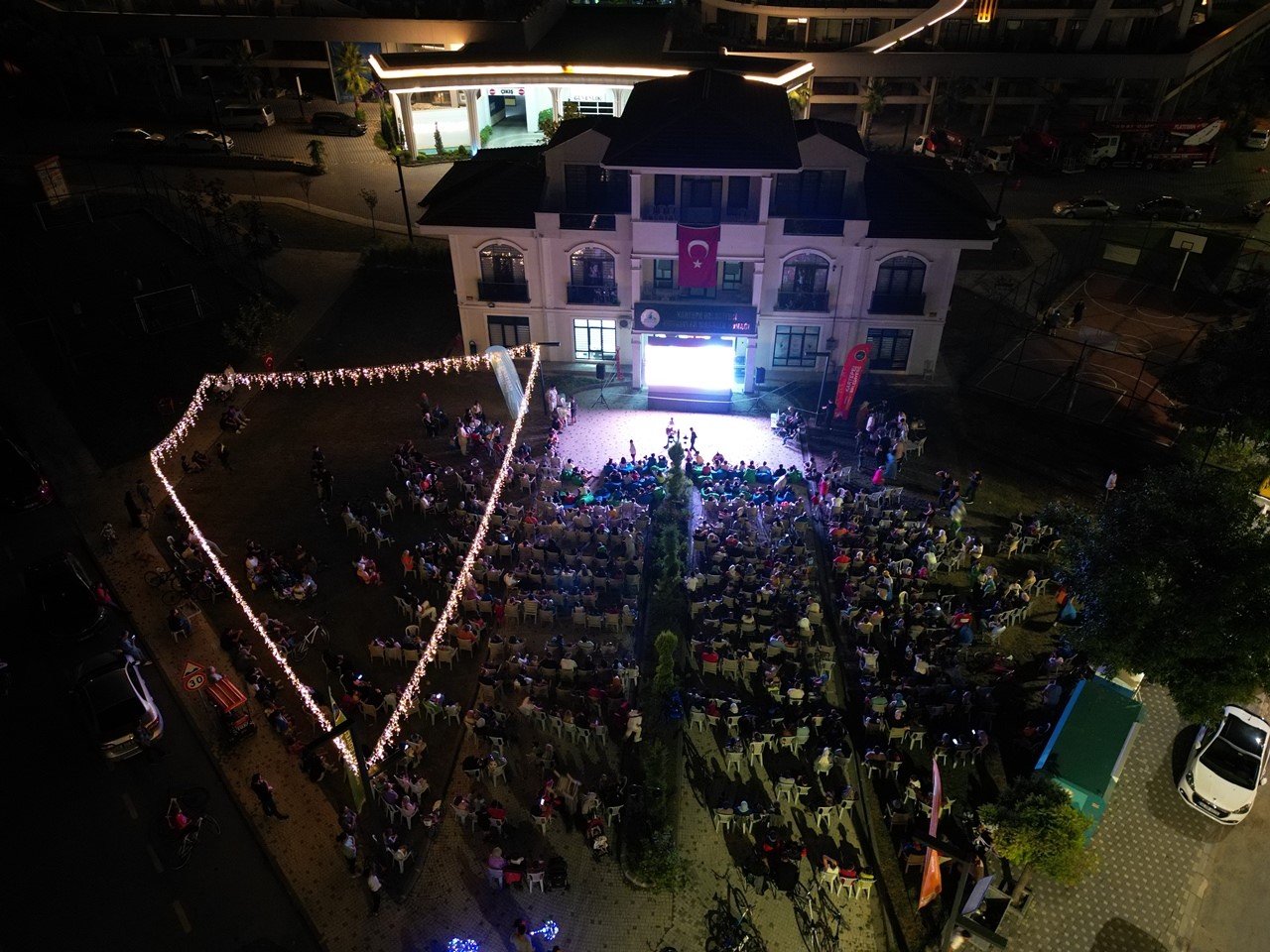 Yaz akşamların olmazsa olması sinema keyfine yoğun ilgi