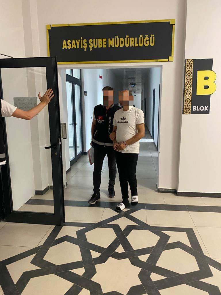 Oto hırsızları kıskıvrak yakalandı