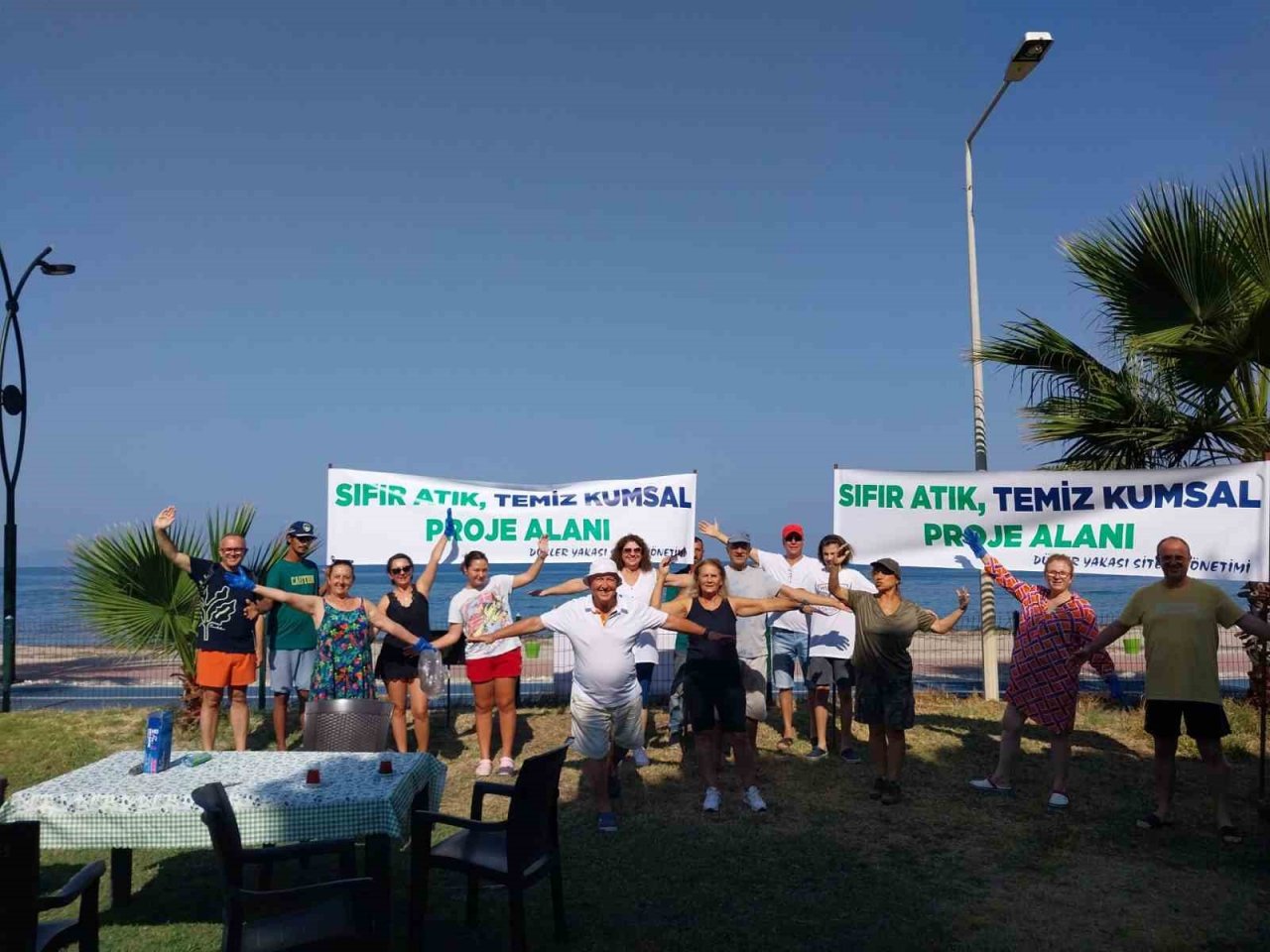 Kuşadası’nda mahalle sakinlerinden çevreci etkinlik