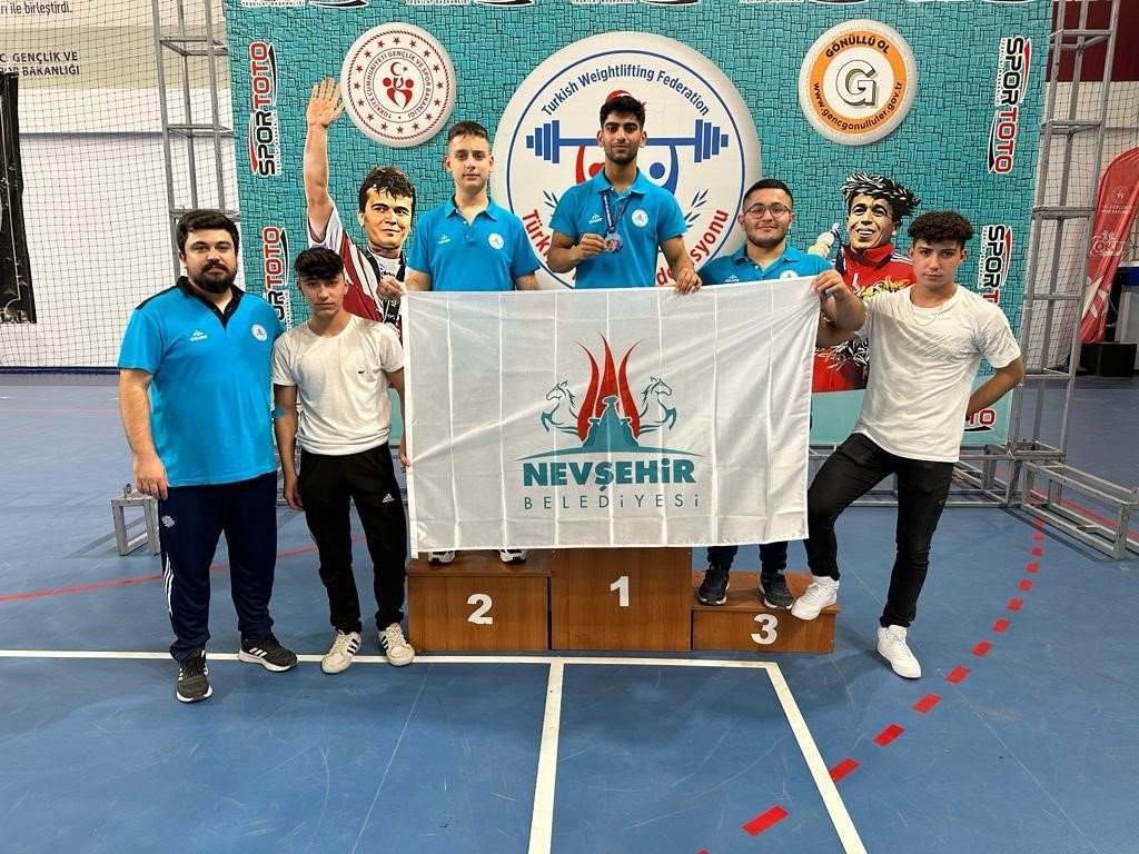 Milli Halterci Eray Çaylak Türkiye Şampiyonu oldu