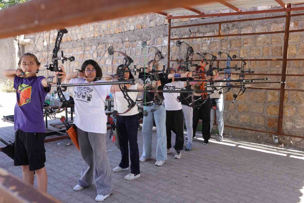Nevşehir Belediyesi Yaz Spor okullarına yoğun ilgi