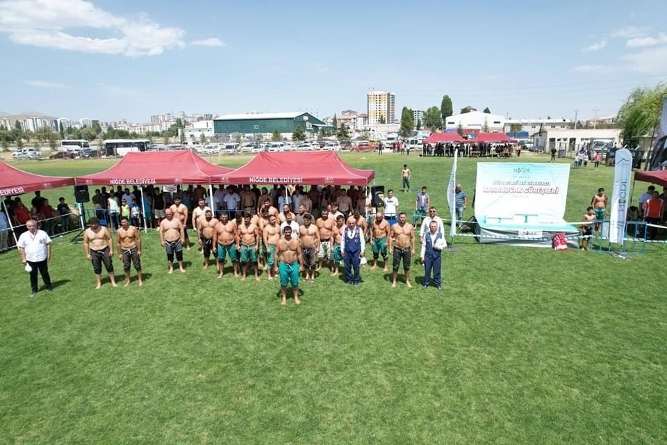 Niğde’de güreş şenliği yapıldı