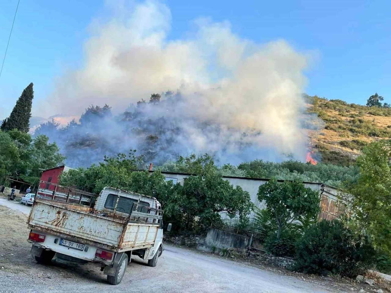 Kırkağaç’ta korkutan orman yangını