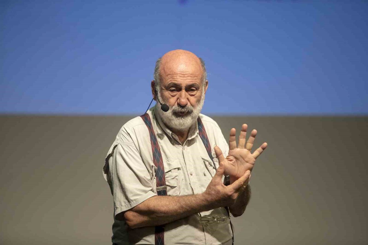 Prof. Dr. Uyar: "İklim değişikliğinin ve enerji sorununun çözümü yenilenebilir enerjide"