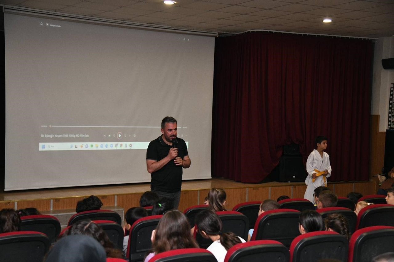 Bilim Pursaklar Atölyelerinde öğrenciler sinema filmi seyretti