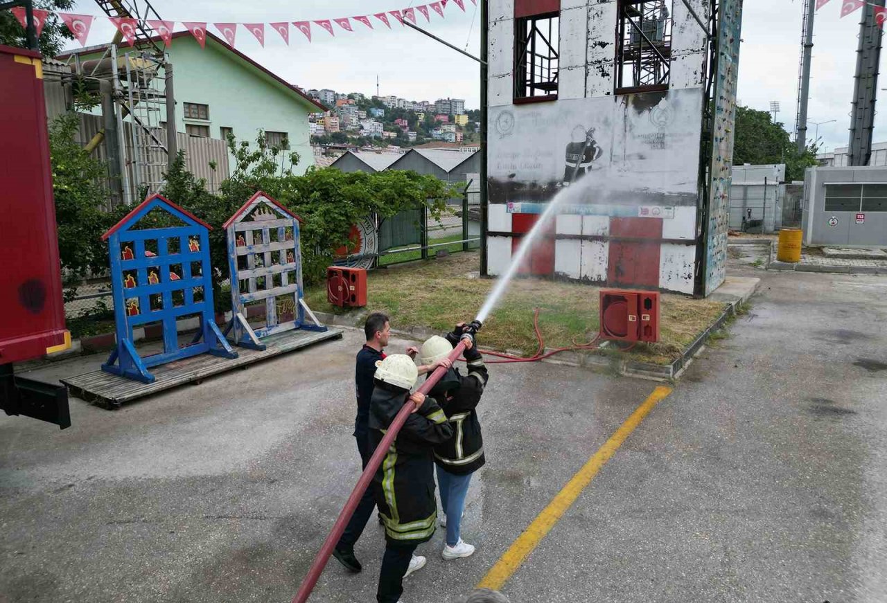 İtfaiyeden AFAD gönüllülerine eğitim