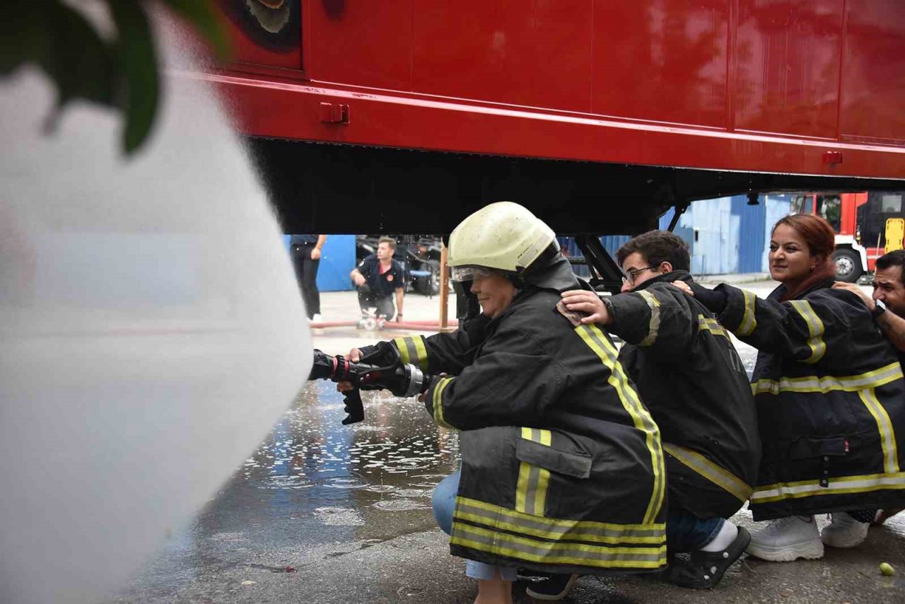 İtfaiyeden AFAD gönüllülerine eğitim