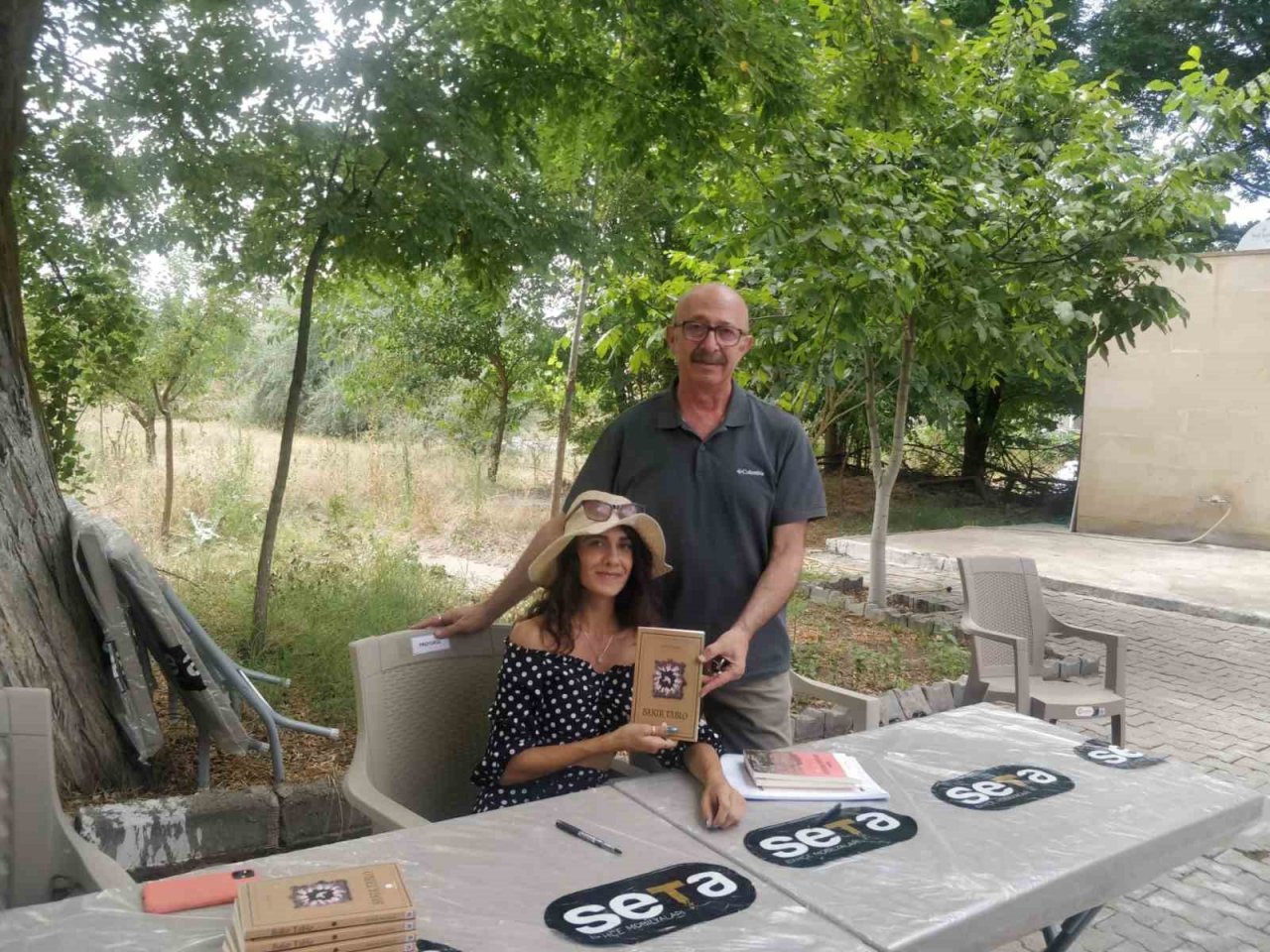 Senarist Yazar Emine Karataş kitapseverlerle buluştu