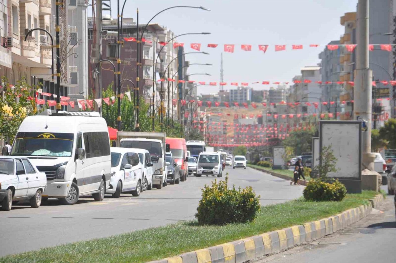 Cizre alev alev yanıyor