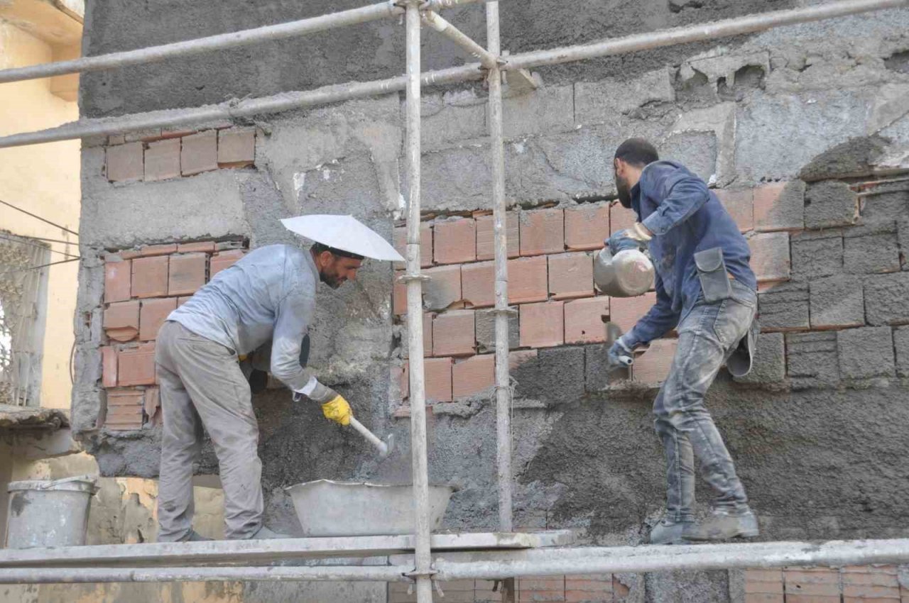 Cizre alev alev yanıyor