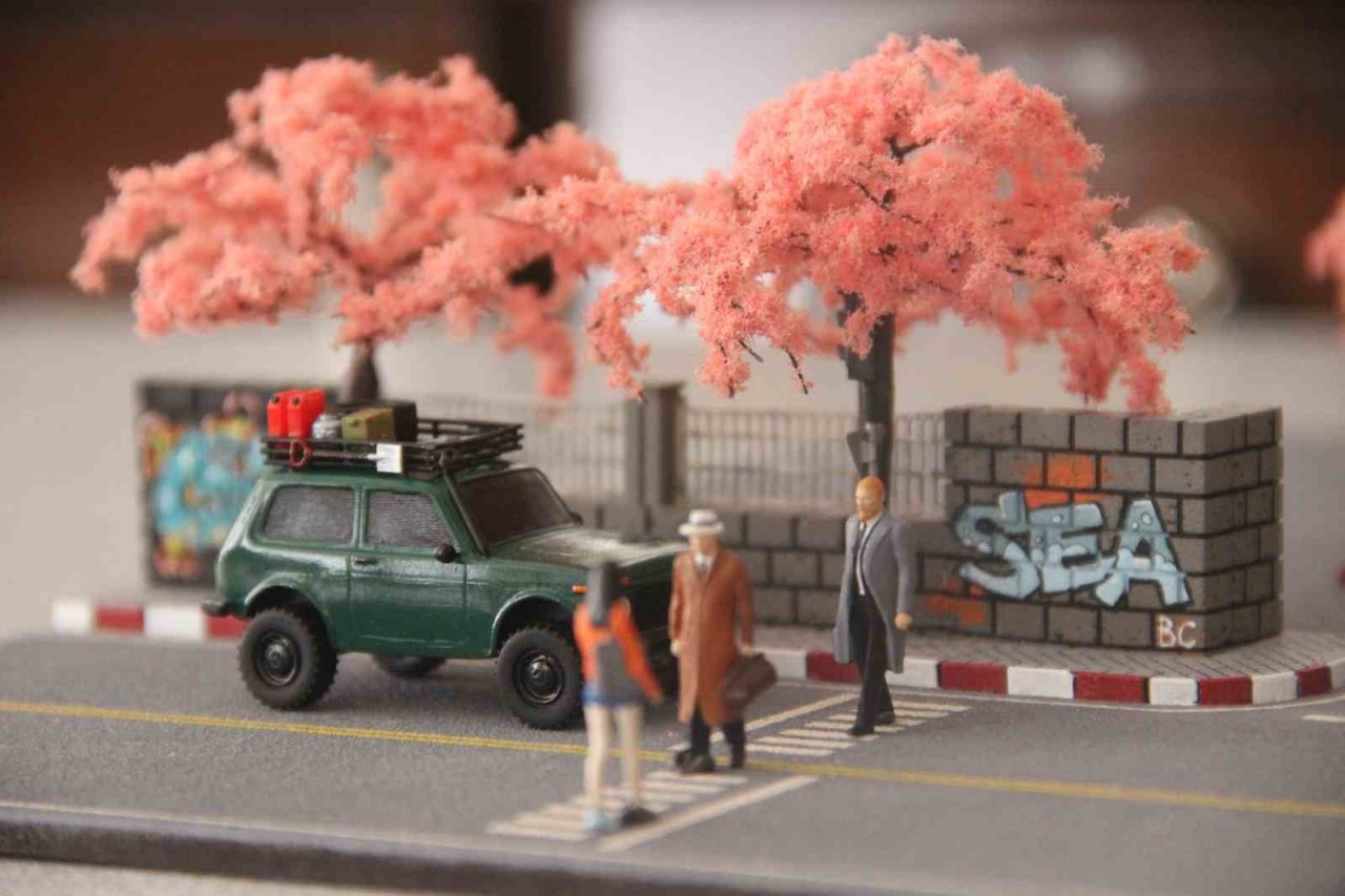 Gerçeğini aratmayan minyatür modelleriyle yoğun ilgi görüyor