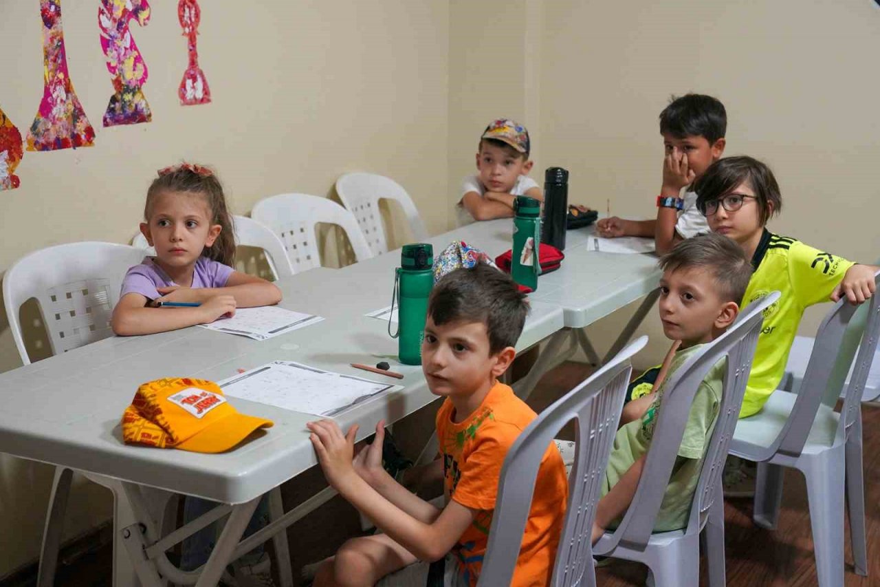 Yaz tatilini verimli geçiriyorlar