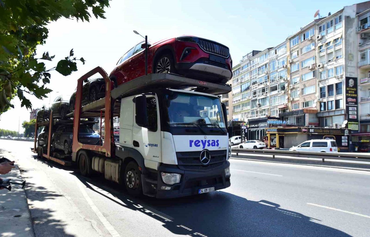 İstanbul’da tırlarla Togg geldi