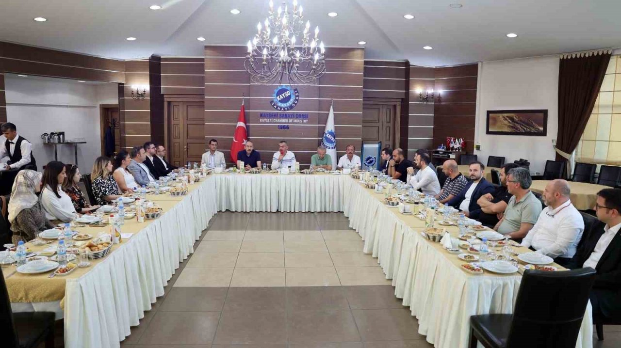 KAYSO TOBB ETÜ Mezunlarını Ağırladı