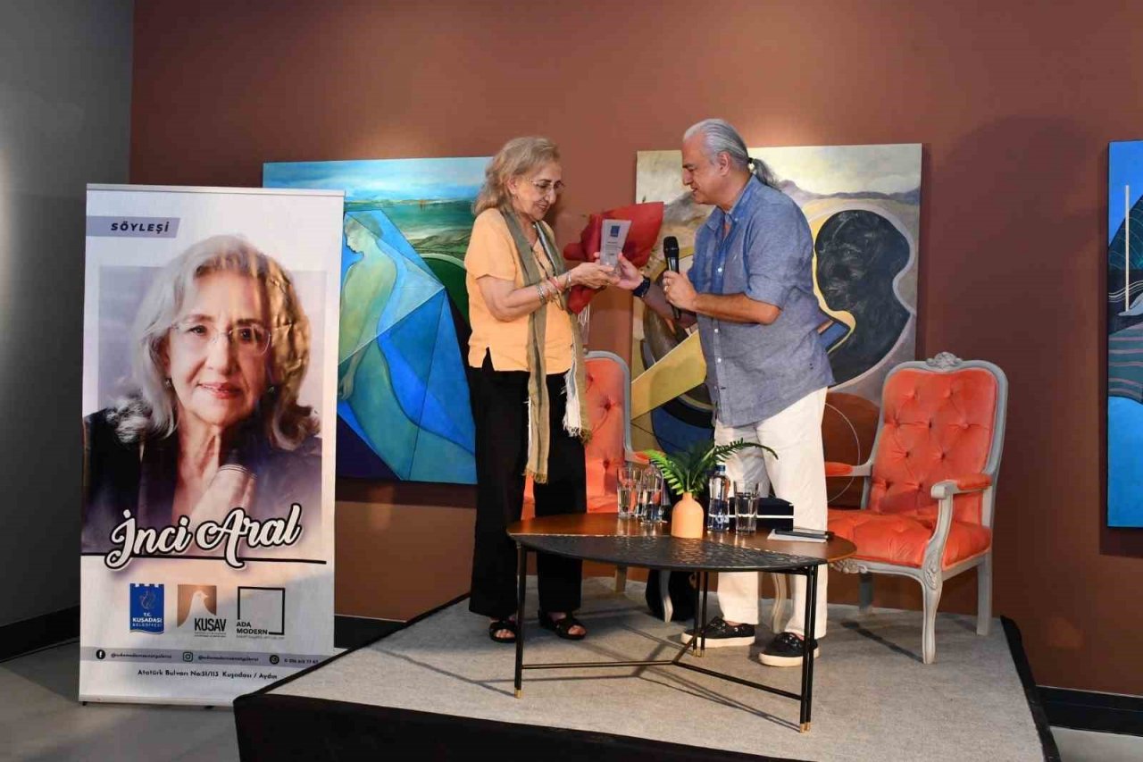 Ünlü kadın yazar Kuşadası’na yerleşmek istiyor