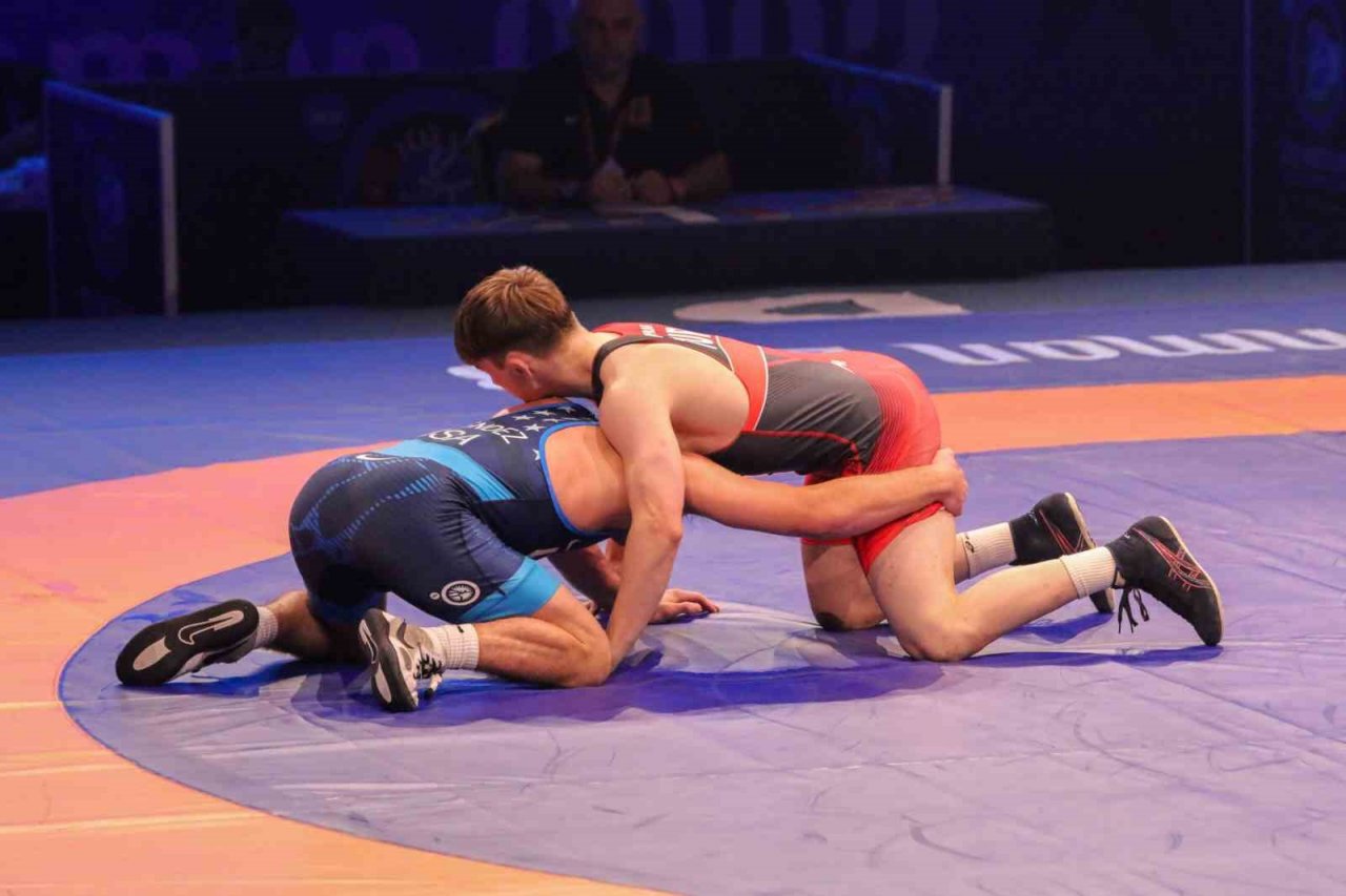 U20 Dünya Güreş Şampiyonası’nda 1 bronz, 3 repesaj müsabakası