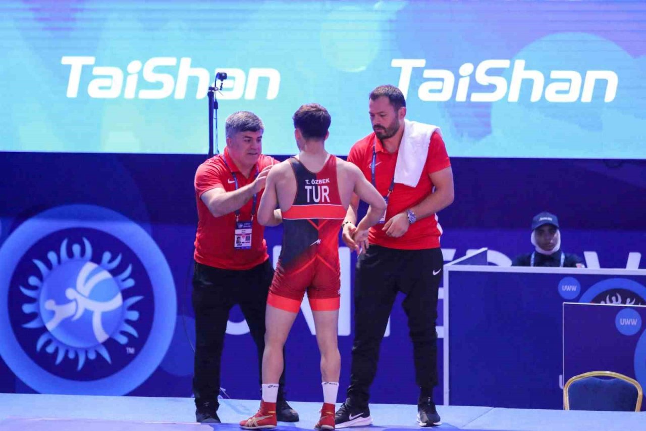 U20 Dünya Güreş Şampiyonası’nda 1 bronz, 3 repesaj müsabakası