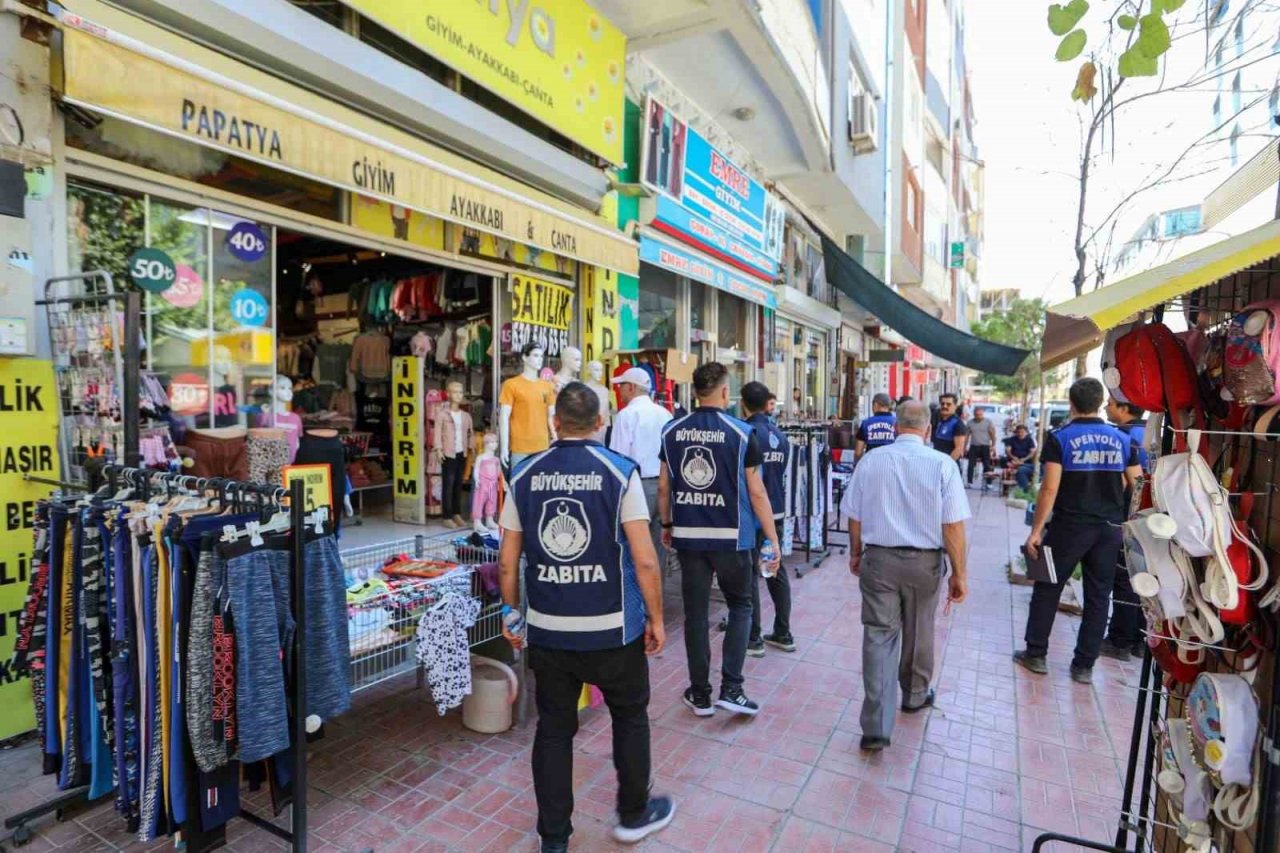 Van Büyükşehir zabıtası kaldırım işgali denetimi yaptı
