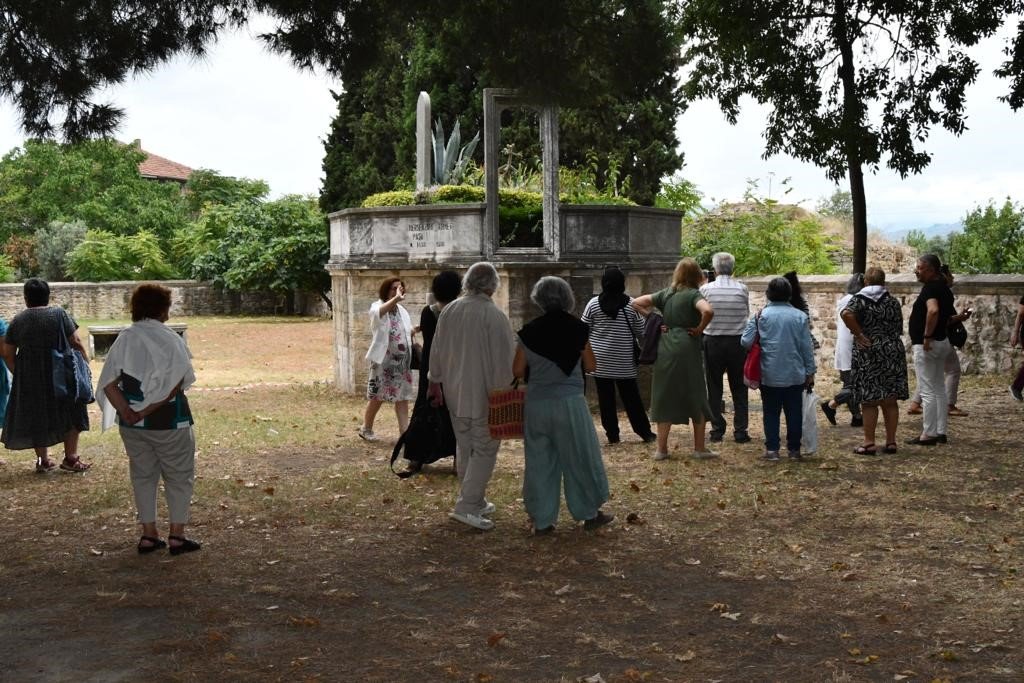 Şair ve yazarlar Altınova’da buluştu