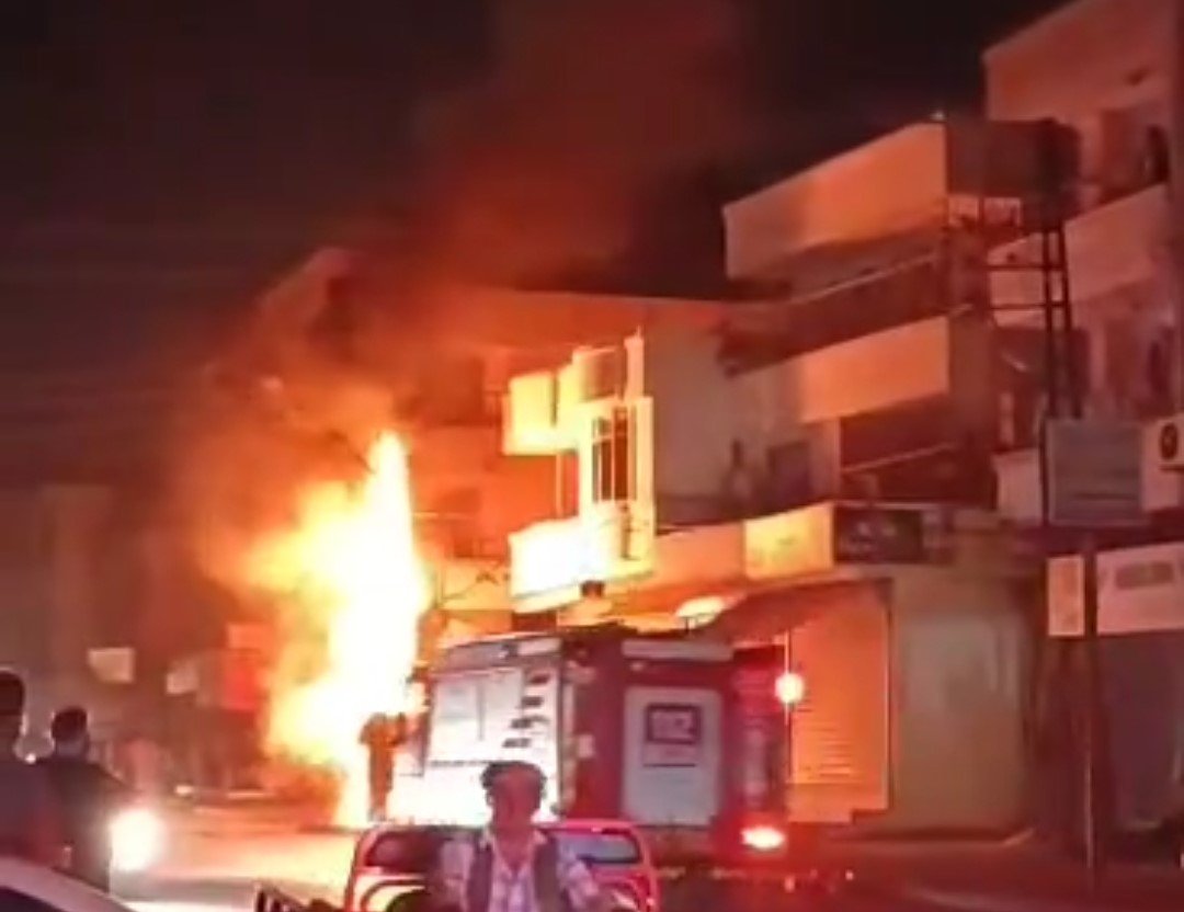 Aşırı sıcaklar trafoyu yaktı