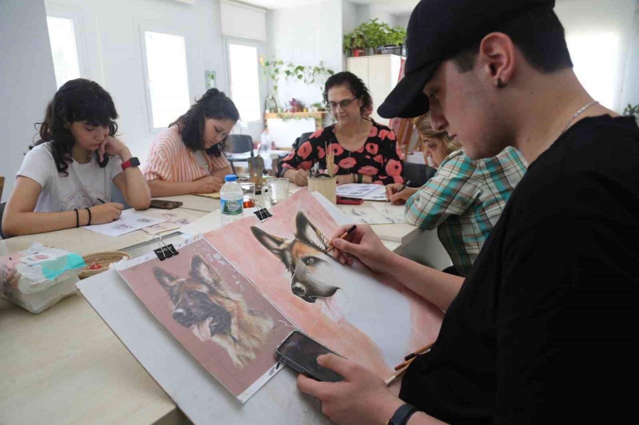 Yüreğir Belediyesi gençlik merkezleri ilgi odağı oldu