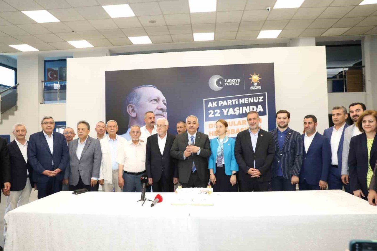 AK Parti Gaziantep’ten örnek kutlama-vefa programı