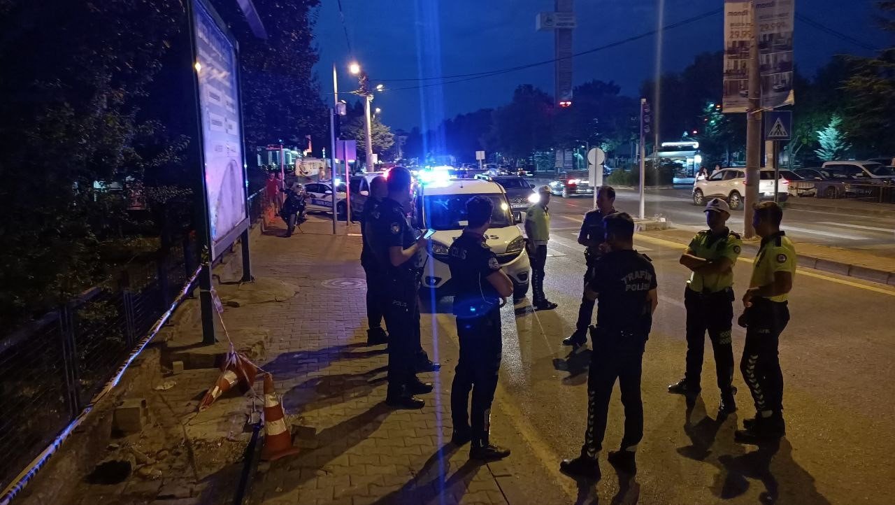 Migros’ta klima patladı, bakım işçisi ağır yaralandı