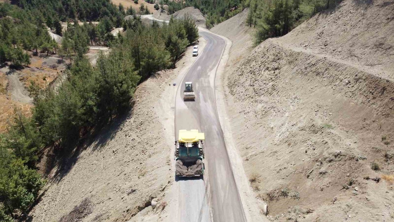 Ali Kayası’na ulaşım sağlayan yol asfaltlanıyor