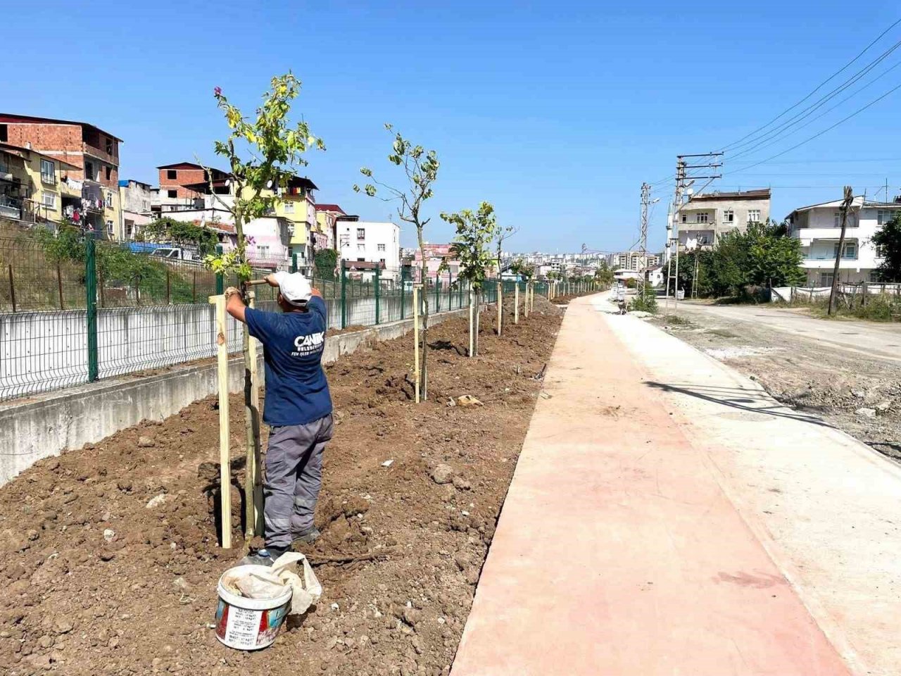 Sandıkçı: "İlçemize örnek eserleri kazandırmaya devam edeceğiz”