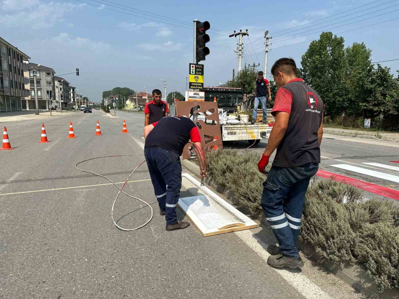 Yol çizgi çalışmaları devam ediyor
