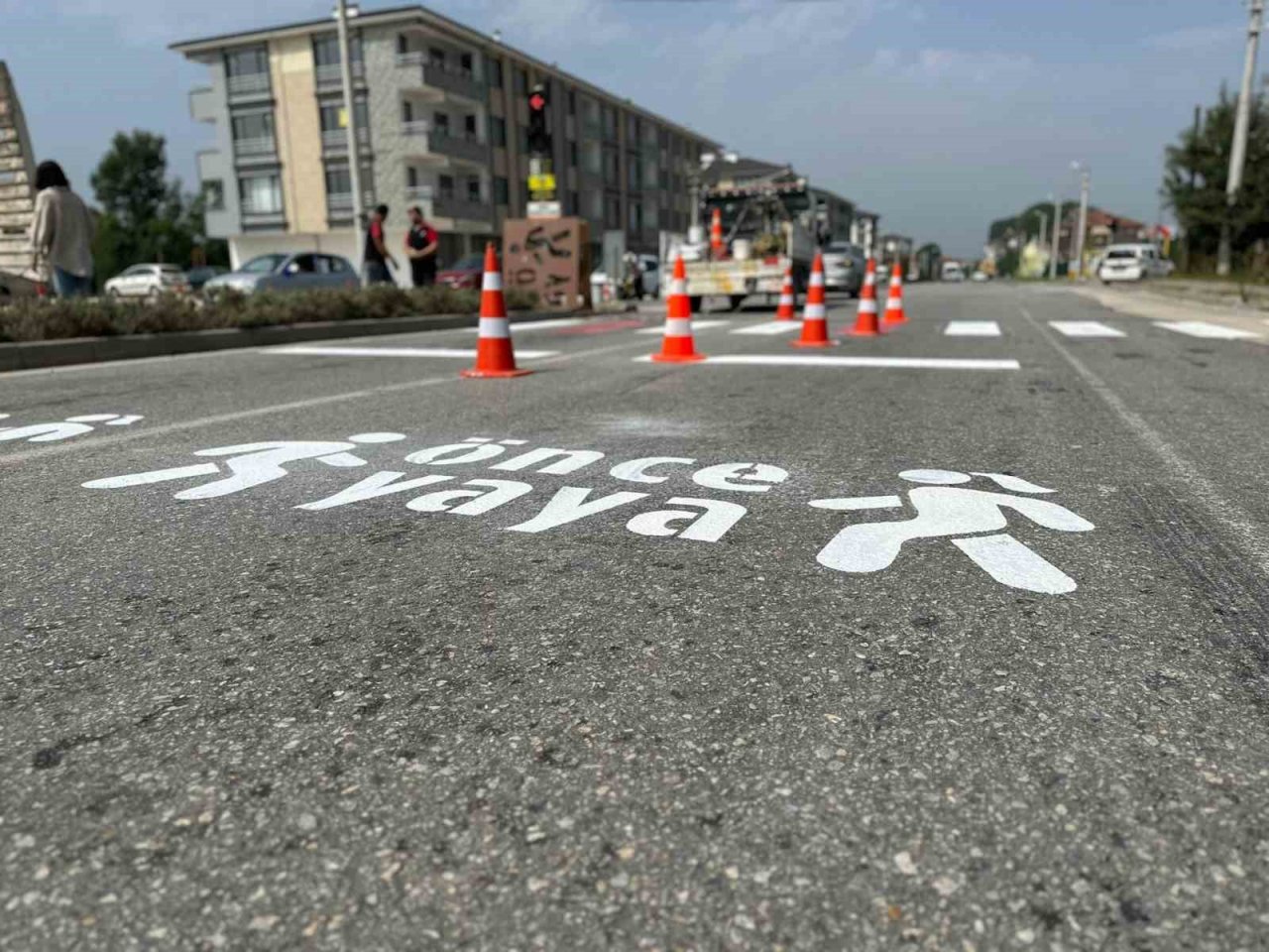 Yol çizgi çalışmaları devam ediyor