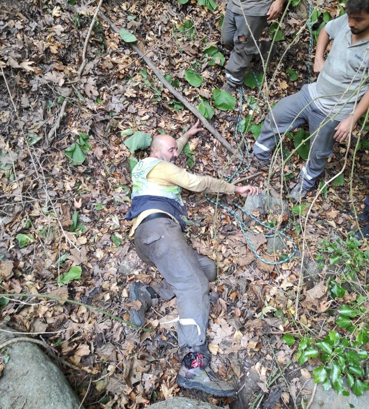 Erdek’te orman işçisi dere yatağına düştü