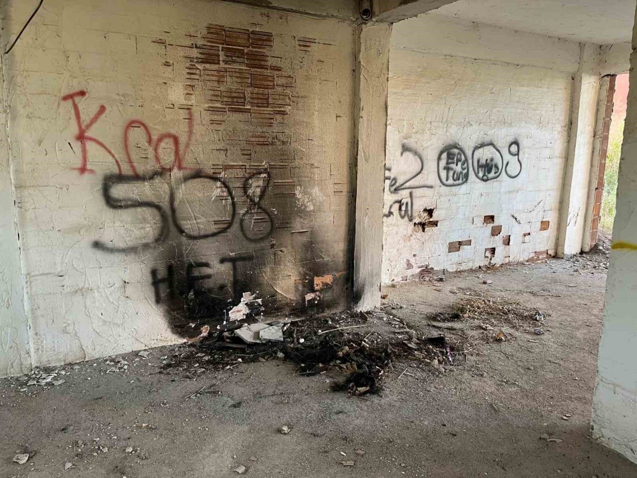 Bu binalar 20 yılı aşkın süredir atıl vaziyette bekliyor