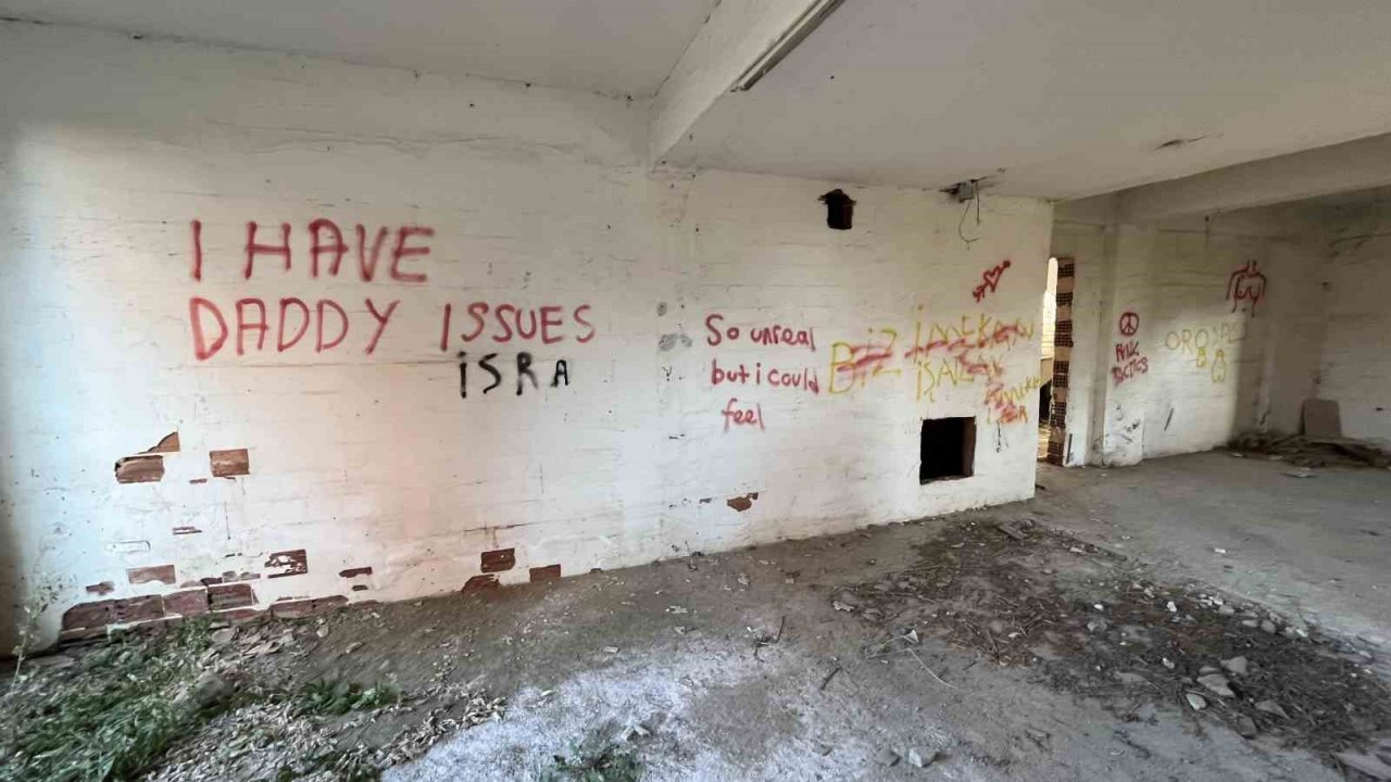 Bu binalar 20 yılı aşkın süredir atıl vaziyette bekliyor