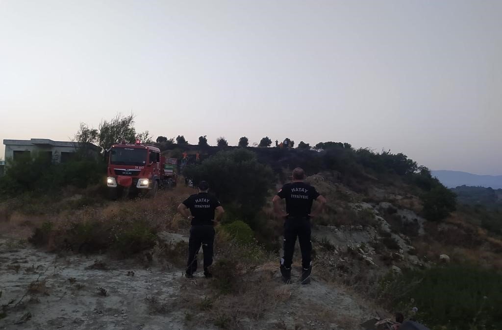 Bahçe yangını büyümeden söndürüldü