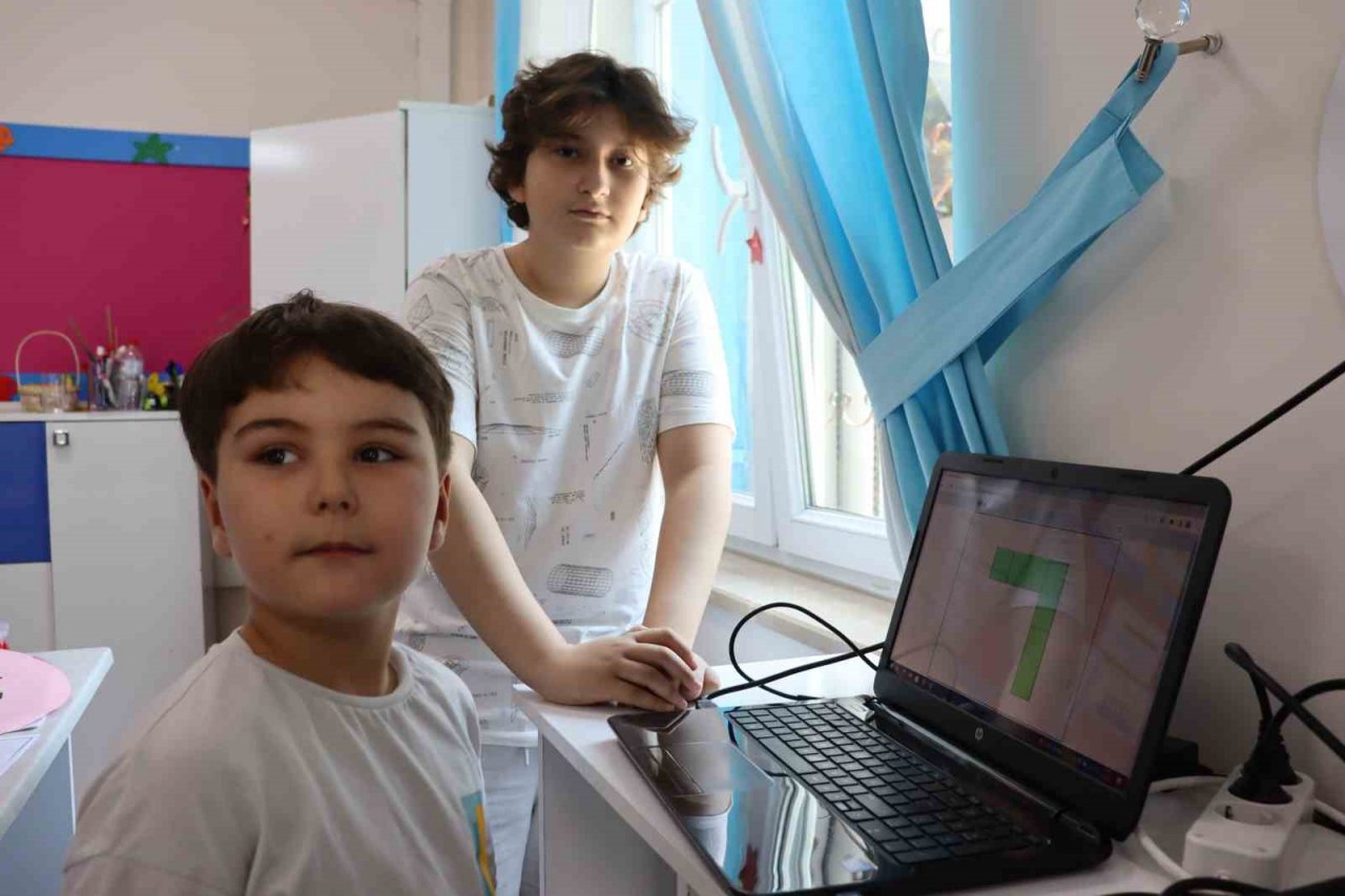 13 yaşında geliştirdiği oyunla çocukları eğitiyor