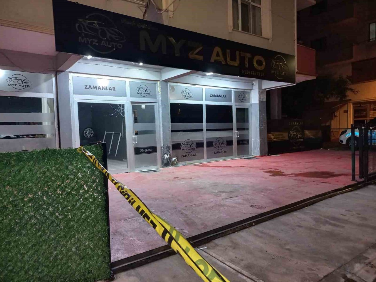 Oto galeriye silahlı saldırı: Kurşunlayıp otomobille kaçtılar