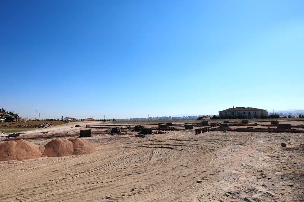 Başkan Çolakbayrakdar; “Yeter Ki 1 metrekare alanın mülkiyeti kamuya ait olsun hızlıca park yapıyoruz”