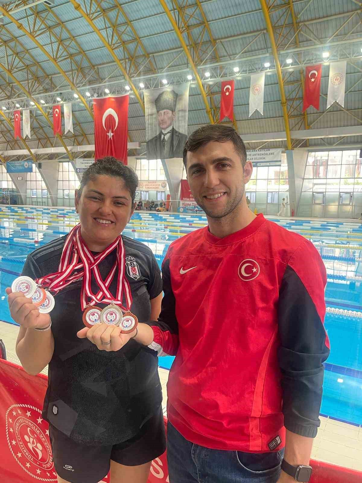 Kübra Saltık, Türkiye Yüzme Şampiyonasında 6 madalya kazandı