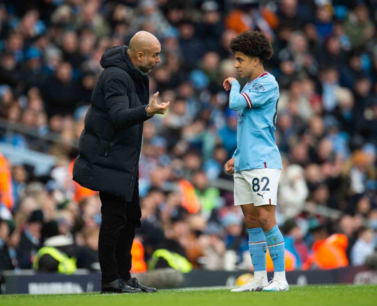 Manchester City, Rico Lewis’in sözleşmesini 2028 yılına kadar uzattı