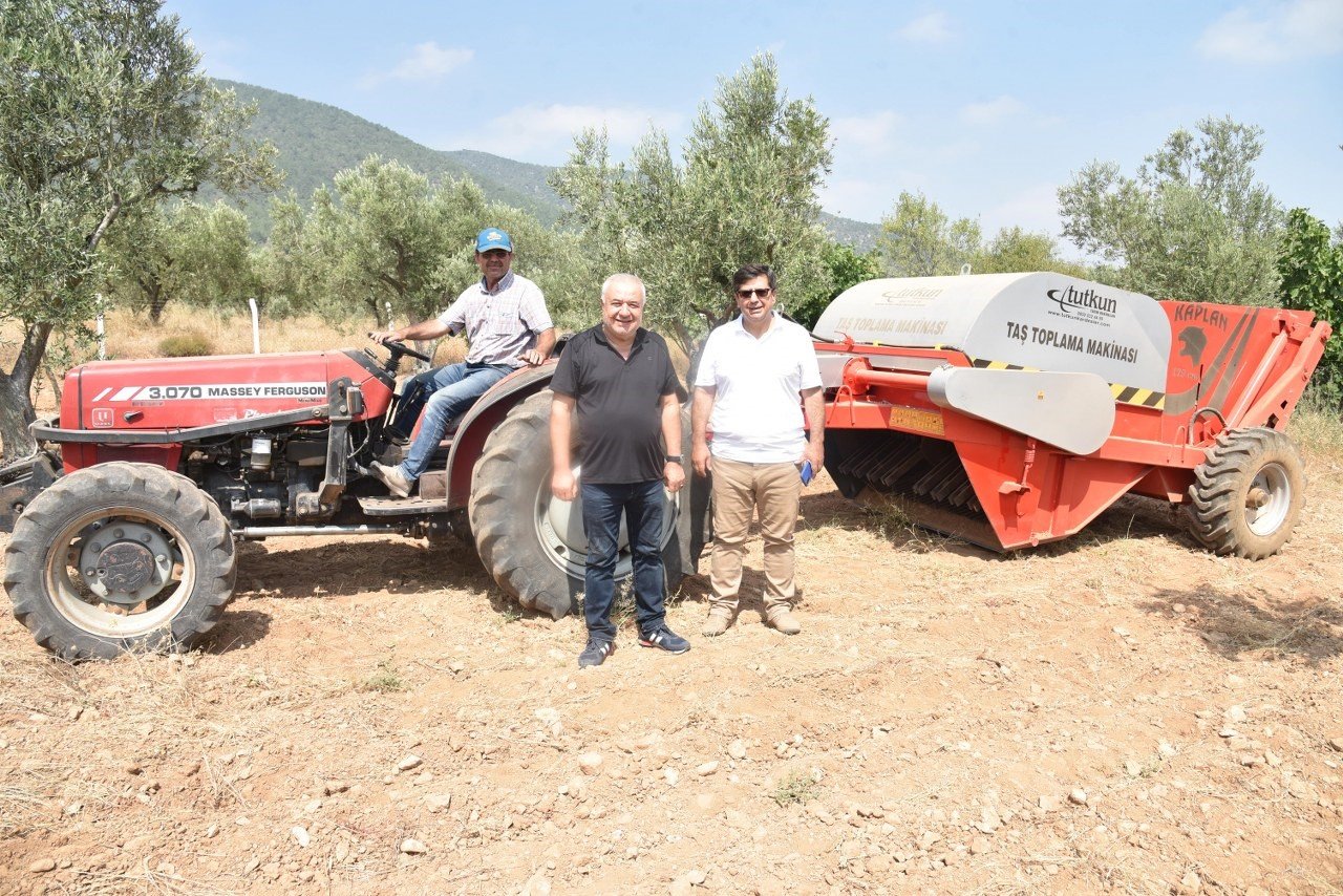 Kırkağaç’ta taşlı araziler tarlaya dönüyor