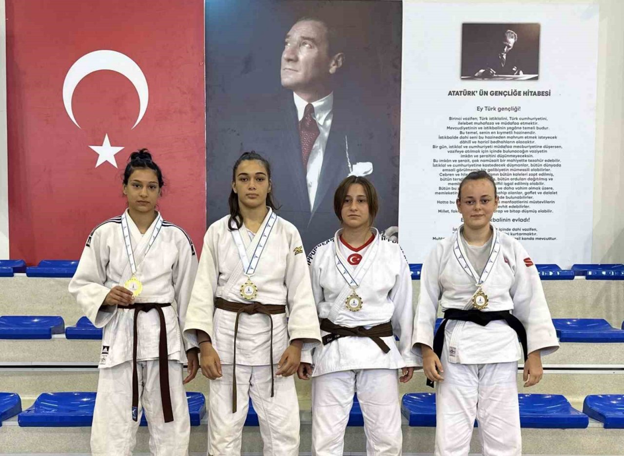 Manisa BBSK’lı judoculardan 8 madalya