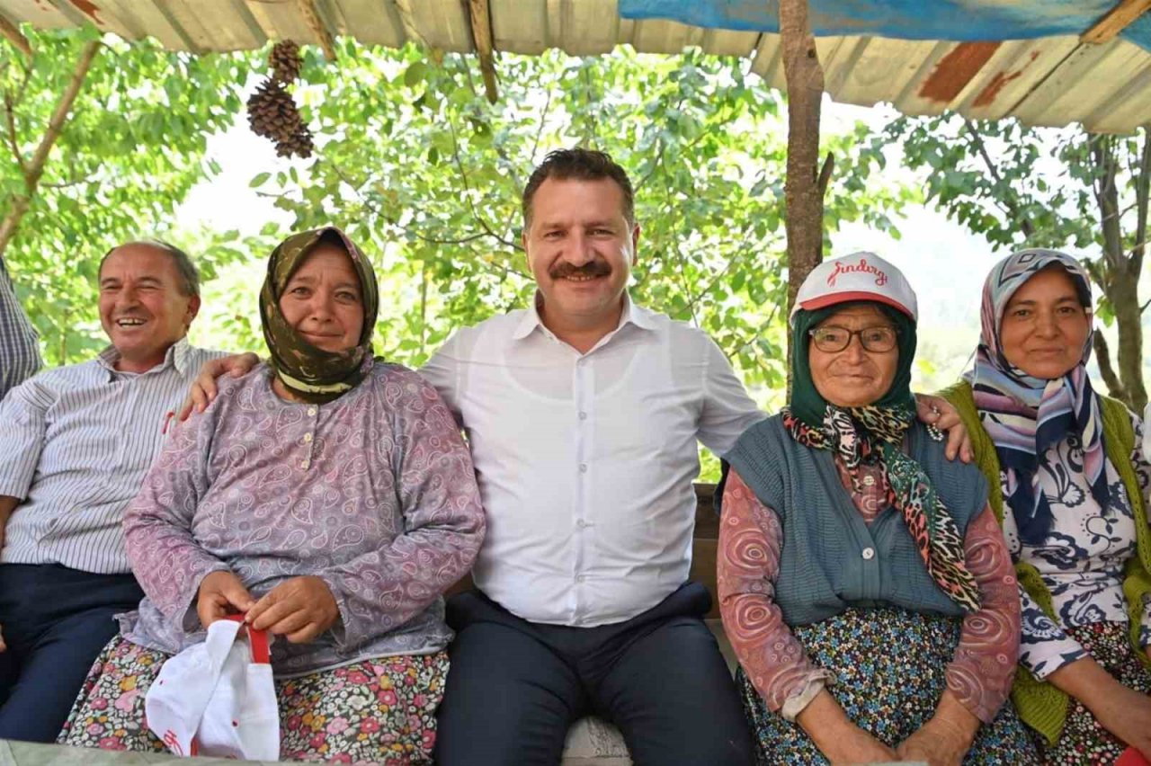 Sındırgı’ya kilometrelerce sıcak asfalt